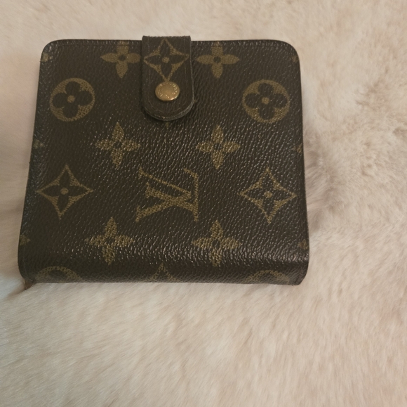 Louis vuitton wallet - Picture 1 of 5
